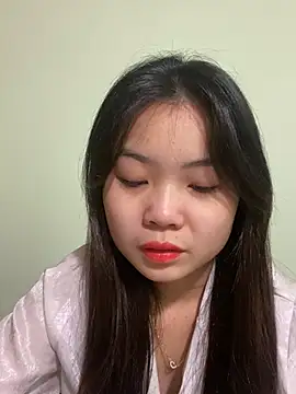 Snapshot of Maeve2k5 chatting on January 2, 12:23 am Maeve2k5 online show from January 2, 12:23 am