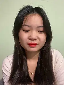 Snapshot of Maeve2k5 chatting on January 3, 12:33 am Maeve2k5 online show from January 3, 12:33 am