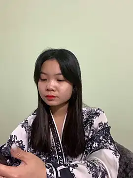 Snapshot of Maeve2k5 chatting on January 3, 11:44 pm Maeve2k5 online show from January 3, 11:44 pm