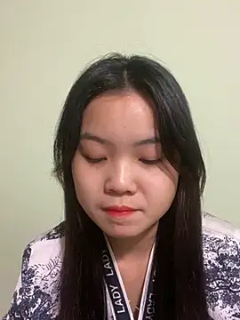 Snapshot of Maeve2k5 chatting on January 4, 10:49 am Maeve2k5 online show from January 4, 10:49 am