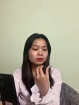 Snapshot of Maeve2k5 chatting on January 6, 9:52 am Maeve2k5 online show from January 6, 9:52 am