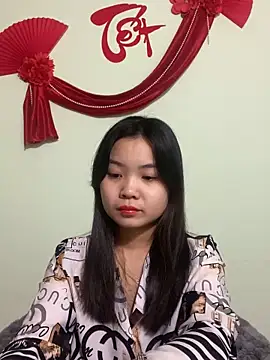 Snapshot of Maeve2k5 chatting on January 10, 12:17 am Maeve2k5 online show from January 10, 12:17 am