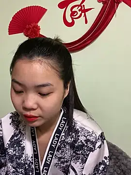 Snapshot of Maeve2k5 chatting on January 11, 12:22 am Maeve2k5 online show from January 11, 12:22 am