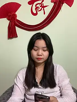 Snapshot of Maeve2k5 chatting on January 12, 12:18 am Maeve2k5 online show from January 12, 12:18 am