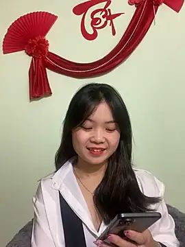 Snapshot of Maeve2k5 chatting on January 13, 6:38 am Maeve2k5 online show from January 13, 6:38 am