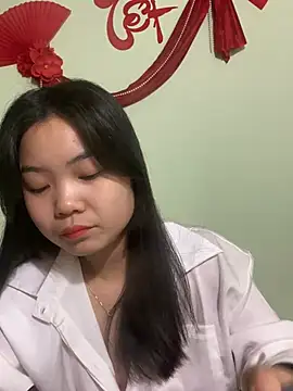 Snapshot of Maeve2k5 chatting on January 22, 12:48 am Maeve2k5 online show from January 22, 12:48 am