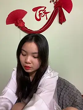 Snapshot of Maeve2k5 chatting on January 24, 11:48 am Maeve2k5 online show from January 24, 11:48 am