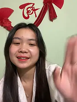 Snapshot of Maeve2k5 chatting on February 2, 3:21 am Maeve2k5 online show from February 2, 3:21 am