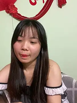 Snapshot of Maeve2k5 chatting on February 19, 4:11 pm Maeve2k5 online show from February 19, 4:11 pm