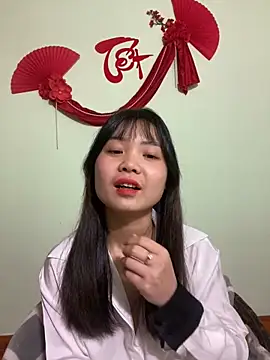 Snapshot of Maeve2k5 chatting on February 24, 10:26 am Maeve2k5 online show from February 24, 10:26 am