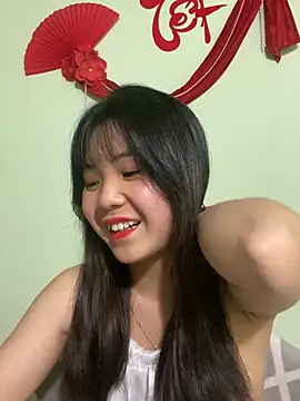 Snapshot of Maeve2k5 chatting on March 1, 10:34 am Maeve2k5 online show from March 1, 10:34 am