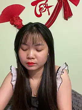 Snapshot of Maeve2k5 chatting on March 8, 1:06 am Maeve2k5 online show from March 8, 1:06 am