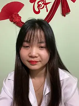 Snapshot of Maeve2k5 chatting on March 11, 2:21 am Maeve2k5 online show from March 11, 2:21 am