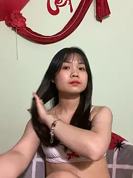 Snapshot of Maeve2k5 chatting on March 16, 1:38 pm Maeve2k5 online show from March 16, 1:38 pm