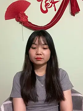 Snapshot of Maeve2k5 chatting on March 21, 1:45 pm Maeve2k5 online show from March 21, 1:45 pm