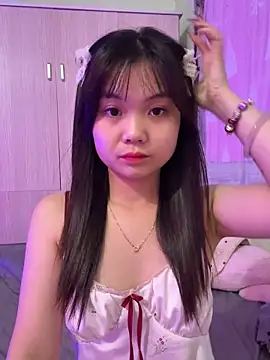 Snapshot of Maeve2k5 chatting on October 6, 10:02 am Maeve2k5 online show from October 6, 10:02 am