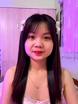 Snapshot of Maeve2k5 chatting on October 8, 9:45 pm Maeve2k5 online show from October 8, 9:45 pm