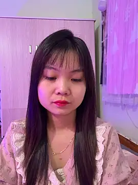 Snapshot of Maeve2k5 chatting on October 9, 11:25 pm Maeve2k5 online show from October 9, 11:25 pm