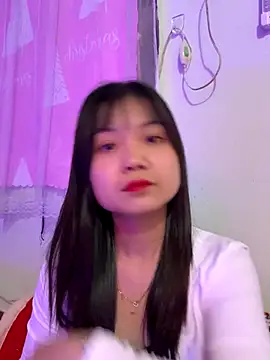 Snapshot of Maeve2k5 chatting on October 23, 1:05 am Maeve2k5 online show from October 23, 1:05 am