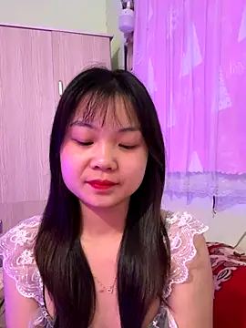 Snapshot of Maeve2k5 chatting on October 25, 9:17 am Maeve2k5 online show from October 25, 9:17 am