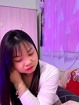 Snapshot of Maeve2k5 chatting on November 2, 11:12 am Maeve2k5 online show from November 2, 11:12 am