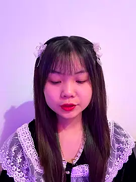 Snapshot of Maeve2k5 chatting on November 4, 1:05 am Maeve2k5 online show from November 4, 1:05 am