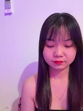 Snapshot of Maeve2k5 chatting on November 6, 12:33 am Maeve2k5 online show from November 6, 12:33 am