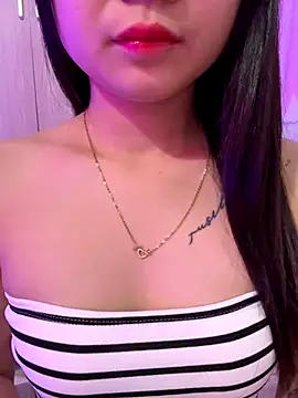 Snapshot of Maeve2k5 chatting on November 16, 10:26 pm Maeve2k5 online show from November 16, 10:26 pm