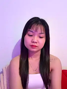 Snapshot of Maeve2k5 chatting on November 17, 11:21 pm Maeve2k5 online show from November 17, 11:21 pm