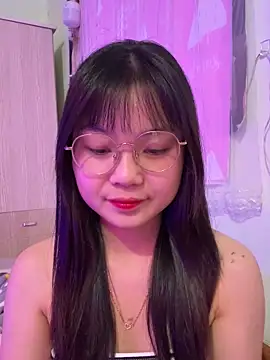 Snapshot of Maeve2k5 chatting on November 20, 7:52 am Maeve2k5 online show from November 20, 7:52 am