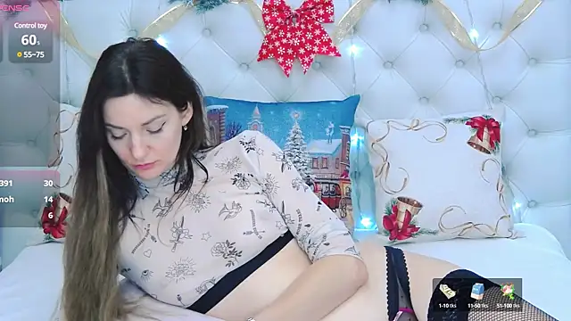 Snapshot of VioletUmi chatting on December 15, 11:34 am VioletUmi online show from December 15, 11:34 am
