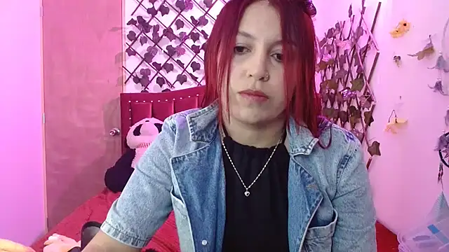 Snapshot of Melani_cute02 chatting on November 11, 12:32 am Melani cute02 online show from November 11, 12:32 am