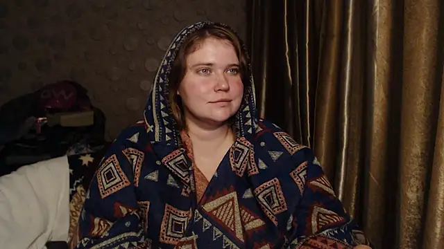 Snapshot of daisy_low chatting on February 23, 4:13 pm daisy low online show from February 23, 4:13 pm