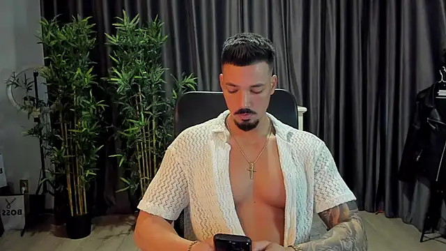 Snapshot of HaydenSpearss chatting on February 1, 8:08 am HaydenSpearss online show from February 1, 8:08 am