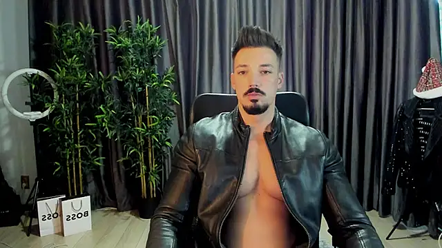 Snapshot of HaydenSpearss chatting on November 25, 8:03 am HaydenSpearss online show from November 25, 8:03 am