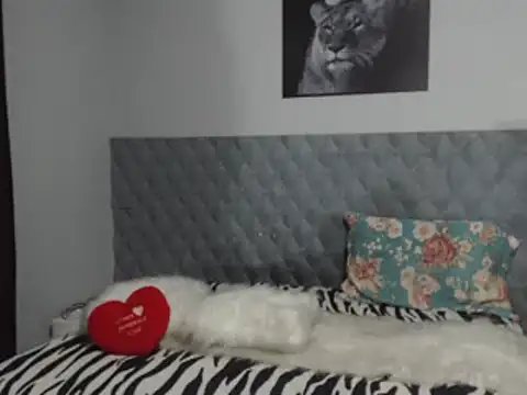 Sarahmonesexy online show from February 19, 11:46 pm