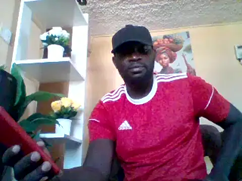 Snapshot of ClinDi chatting on December 2, 11:37 am ClinDi online show from December 2, 11:37 am