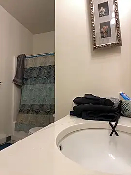 Snapshot of MrChuckDailyXXX chatting on December 10, 11:08 pm MrChuckDailyXXX online show from December 10, 11:08 pm