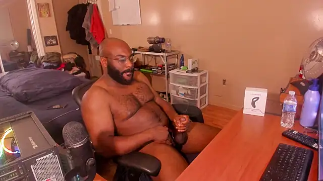 Snapshot of MrChuckDailyXXX chatting on January 9, 6:17 am MrChuckDailyXXX online show from January 9, 6:17 am