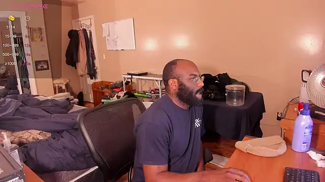 Snapshot of MrChuckDailyXXX chatting on February 2, 7:30 am MrChuckDailyXXX online show from February 2, 7:30 am