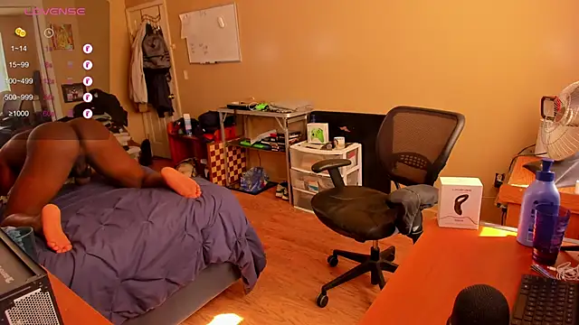 Snapshot of MrChuckDailyXXX chatting on February 8, 3:21 pm MrChuckDailyXXX online show from February 8, 3:21 pm