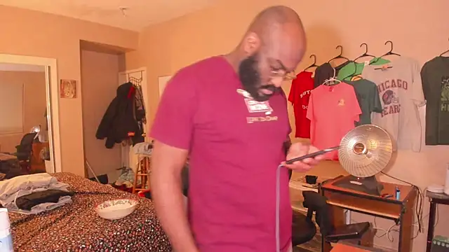 Snapshot of MrChuckDailyXXX chatting on December 17, 6:30 am MrChuckDailyXXX online show from December 17, 6:30 am