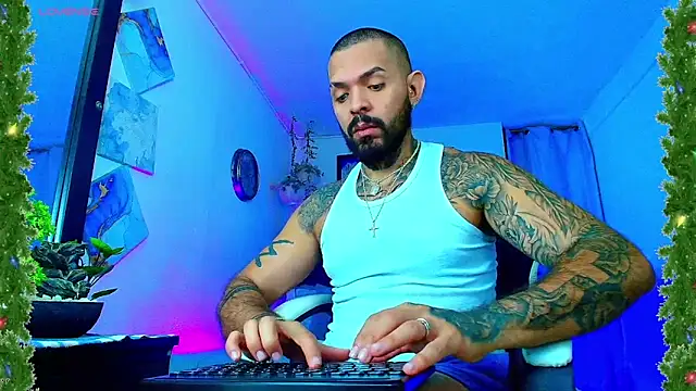 Snapshot of Adil_aminn chatting on December 19, 5:42 pm Adil aminn online show from December 19, 5:42 pm