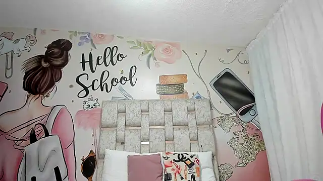 Snapshot of EMMA_SWEETT1 chatting on January 17, 12:31 pm EMMA SWEETT1 online show from January 17, 12:31 pm