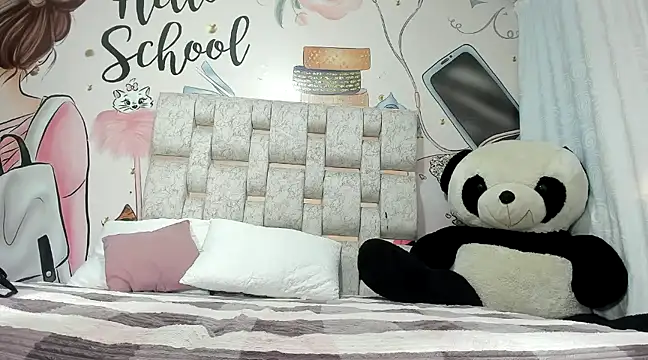 Snapshot of EMMA_SWEETT1 chatting on January 18, 3:27 pm EMMA SWEETT1 online show from January 18, 3:27 pm