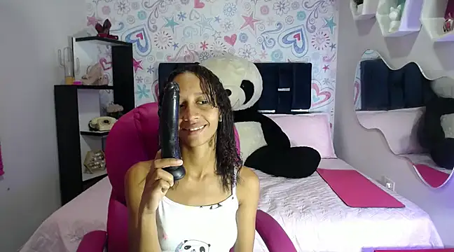 Snapshot of EMMA_SWEETT1 chatting on January 19, 12:28 pm EMMA SWEETT1 online show from January 19, 12:28 pm