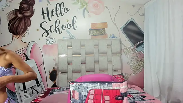 Snapshot of EMMA_SWEETT1 chatting on February 11, 12:58 pm EMMA SWEETT1 online show from February 11, 12:58 pm