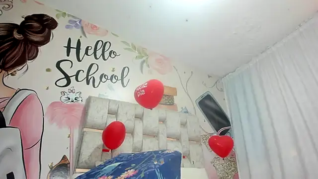 Snapshot of EMMA_SWEETT1 chatting on February 27, 3:37 pm EMMA SWEETT1 online show from February 27, 3:37 pm