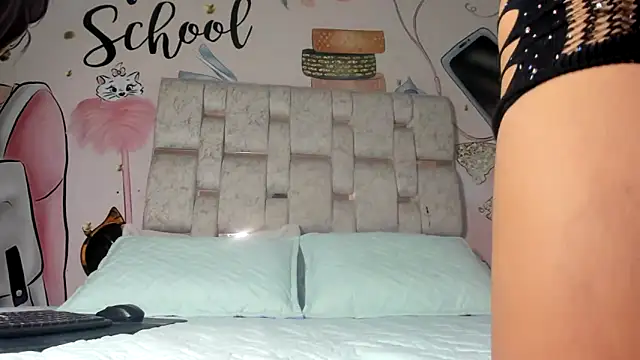 Snapshot of EMMA_SWEETT1 chatting on March 20, 3:47 pm EMMA SWEETT1 online show from March 20, 3:47 pm