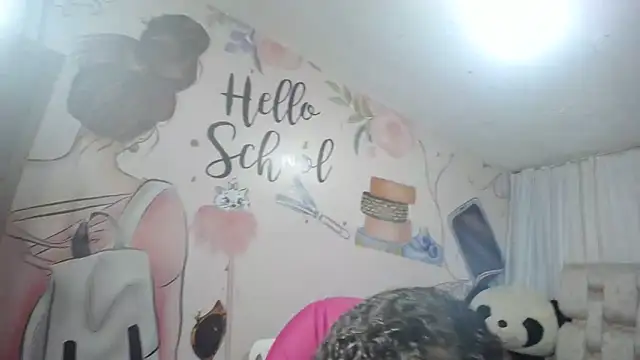 Snapshot of EMMA_SWEETT1 chatting on September 29, 12:32 pm EMMA SWEETT1 online show from September 29, 12:32 pm